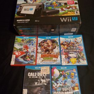 Wii U Bundle + Games + Gamepad + Pro Controller